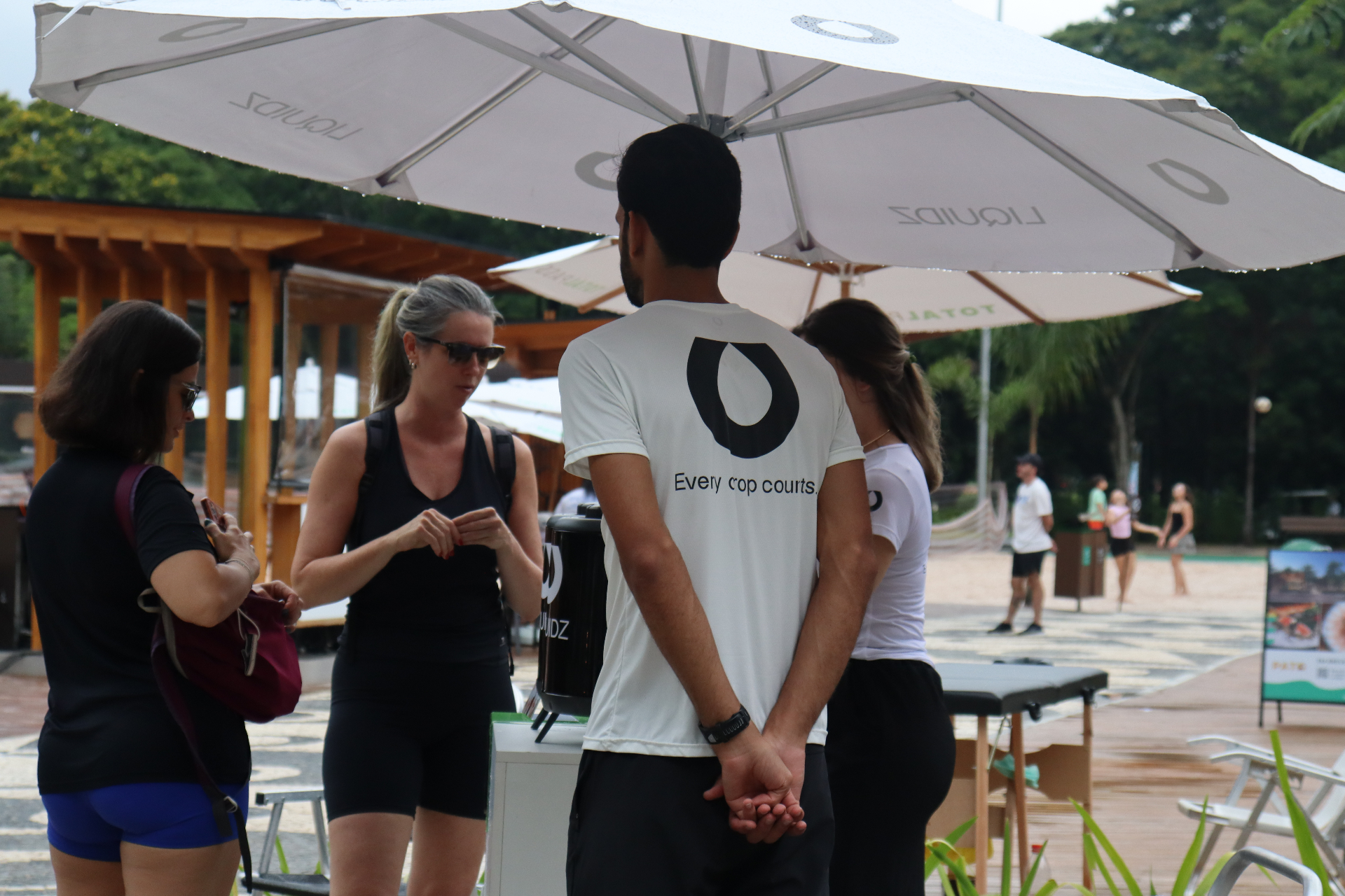 Atendimento ao público no Quiosque Concierge